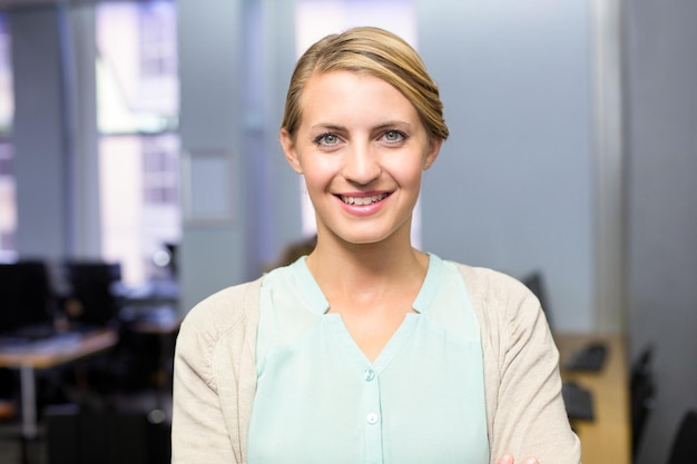 Porträt einer Kundenberaterin, weiblich, professionell, freundlich